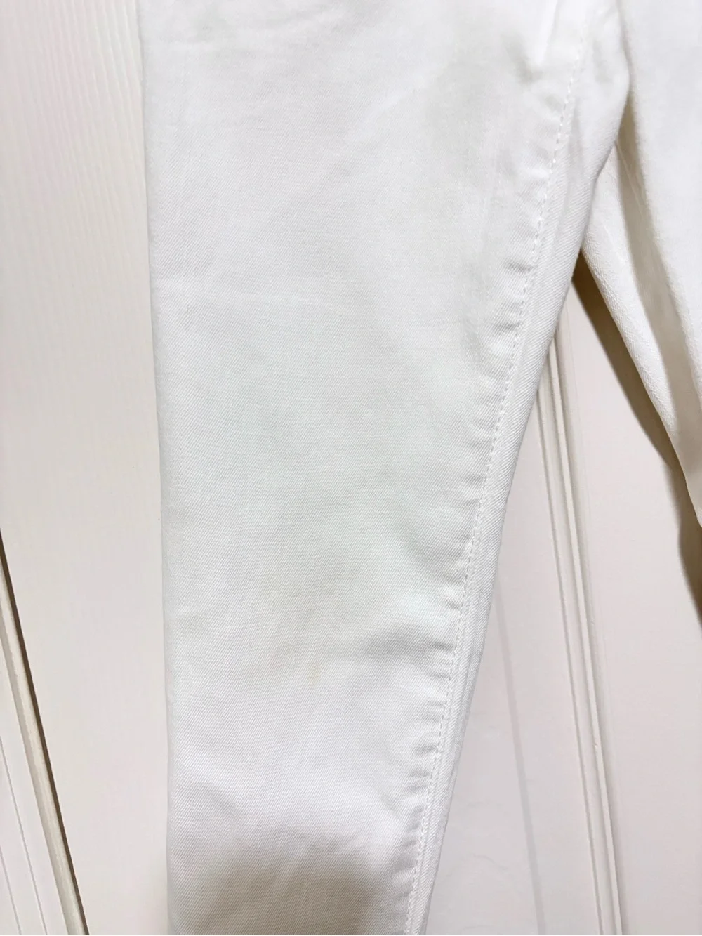 Pre-owned GAP Kids 1969 White Denim Jeans, Regular/Size: 6